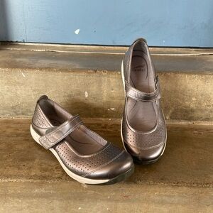 Dansko Metallic Pewter Mary Jane Flats Size 38